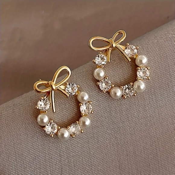 Gold Bow Pearl & Crystal Wreath Stud Earrings - - Picture 4 of 4